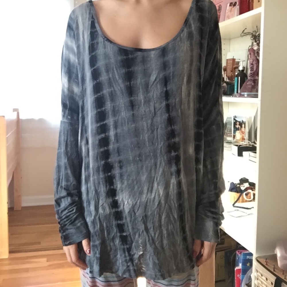 Blue tie-dye tunicy top
